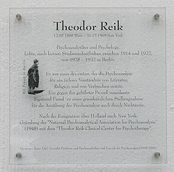 Gedenktafel Theodor Reik.jpg