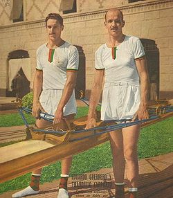Tranquilo Capozzo (der) junto a Eduardo Guerrero, luego de ganar la medalla de oro en Helsinki, 1952. Tapa de la revista El Gráfico.