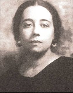 Hina Spani (1896-1969).jpg