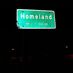 Homeland, California city-limit-sign.jpg