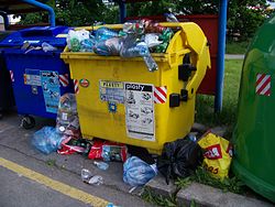 Los residuos urbanos son unas de las formas más comunes de contaminación, cada ciudadano en las grandes urbes aporta una cantidad de estos residuos la minimización de residuos es una manera de combatir este mal.