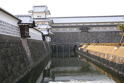 Muros del Castillo Kanazawa, de estilo uchikomihagi.