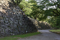 Muros del Castillo Komoro, de estilo nozurazumi.