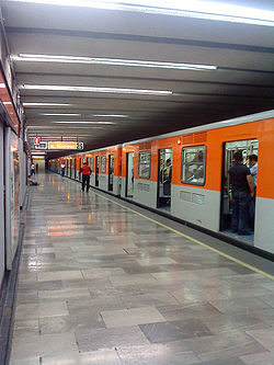 Línea 7, estación Tacuba.jpg