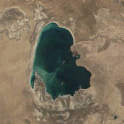 Lago Sariqamish.jpg