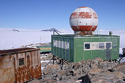 Leningradskaya Station in Antarctica.JPG