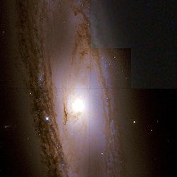Messier 65 Hubble WikiSky.jpg