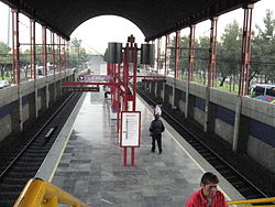 MetroAcatitlaPlatform.JPG