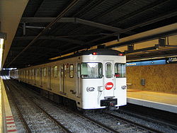 Metro Barcelona train type 1000.jpg