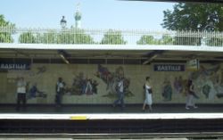 Metro Ligne 1 Bastille.jpg