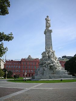 Monumento a Colón, Buenos Aires.jpg