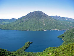 Mount nantai and lake chuzenji.jpg