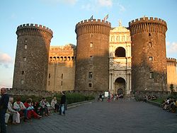 Neapol Castel Nuovo.JPG