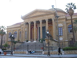 Palermo teatro massimo.jpg