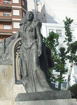 Paseo de Chapí. Monumento a Ruperto Chapí. La Bruja.JPG