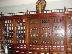 Pharmacy is a museum in Kyiv1.JPG