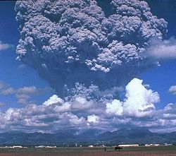 Pinatubo ash plume 910612.jpg