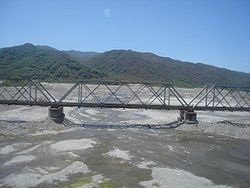 Puente del FCGB sobre el Río Yala.jpg