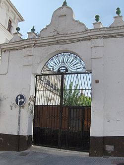 Puertas del Convento de las Claras.jpg