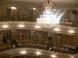 Schwetzingen Schlosstheater Raenge 1 und 2.jpg