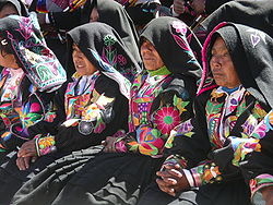 Taquile Inselfest Frauen.JPG