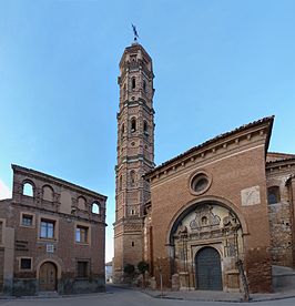 Muniesa - Ditputación de Aragón e Iglesia de Nuestra Señora de la Asunción.jpg