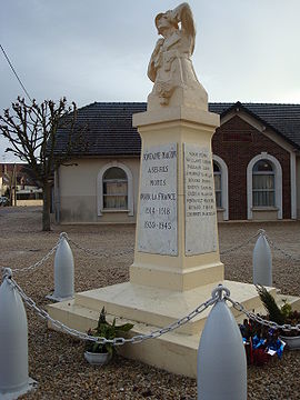 Fontaine Mâcon monument aux morts 02.JPG