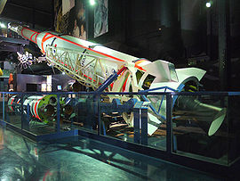 Cohete Diamant A en el Museo del Aire y el Espacio de Bourget