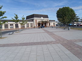 Gare de Tergnier - façade.JPG