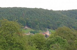 Guerting - vue village depuis hauteurs (église & Sainte-Barbe).jpg