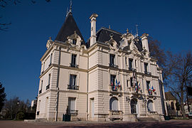 Hotel de ville de Chilly-Mazarin.jpg