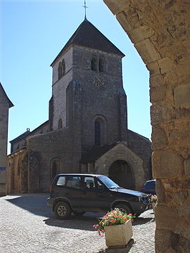 Issy-l'Évêque (Saône-et-Loire),l'église.JPG