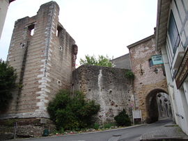 Lescar (Pyr-Atl, Fr) Tour et porte du rempart.JPG