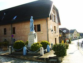 Lovagny-place(haute Savoie).JPG