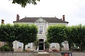 Mairie - Ainay-le-Château.JPG