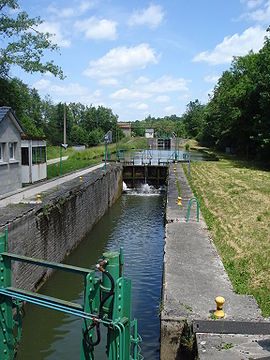 Montgon, (Ardennes, Fr) Vallée des écluses.JPG