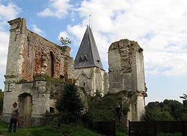 Picquigny château et église 1.jpg