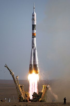 El lanzamiento de la Soyuz TMA-9 sobre un cohete Soyuz-FG.