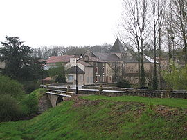 Vaux-en-Couhé Village.jpg