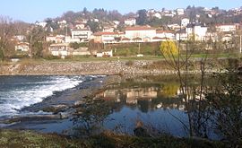 Vue de Neyron et du canal de Miribel depuis le parc de Miribel-Jonage.JPG