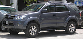 Toyota Fortuner (first generation) (front), Serdang.jpg