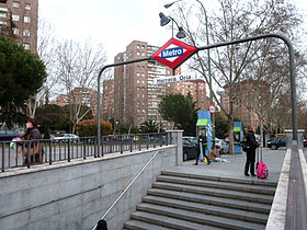 Metro de Madrid - Herrera Oria 01.jpg