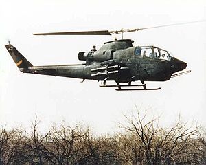 Bell AH-1 Cobra in flight.jpg