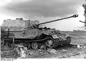 Bundesarchiv Bild 101I-313-1004-25, Italien, Panzer "Elefant".jpg