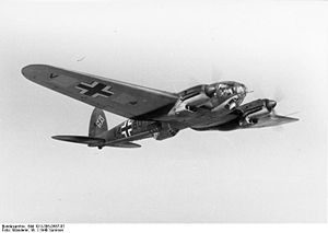 Bundesarchiv Bild 101I-385-0587-07, Flugzeug Heinkel He 111 H-Z.jpg