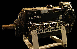Daimler-Benz DB 605 airplane engine.jpg