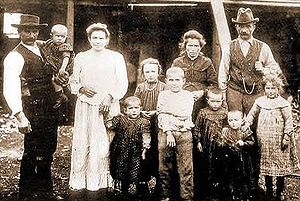 Colonos italianos en el pueblo Capitán Pastene en 1910: la Familia Castagnoli