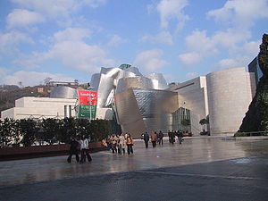 GuggenheimMuseumBilbaoEntrance2003.jpg