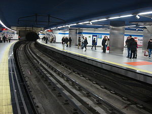 Madrid Metro Sol Station 048.jpg