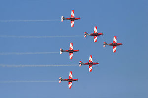 Roulettes flying in formation.jpg